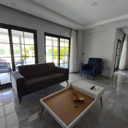 Villa Bronze-2 *
